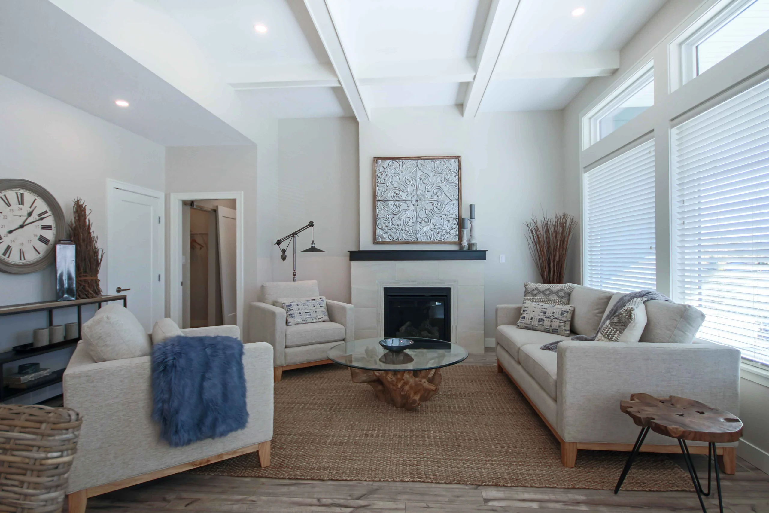 Rooham Electric About showcases a cozy living room with soft seating and abundant natural light